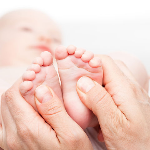 Réflexologie plantaire pour enfant